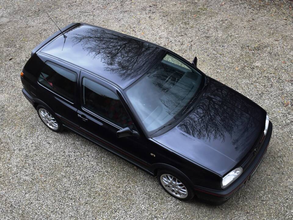 Image 8/41 de Volkswagen Golf III 2.0 GTI &quot;Edition&quot; (1997)