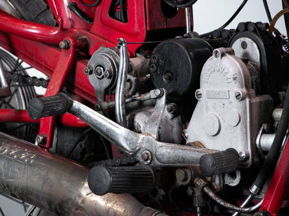 Immagine 36/50 di Moto Guzzi DUMMY (1950)