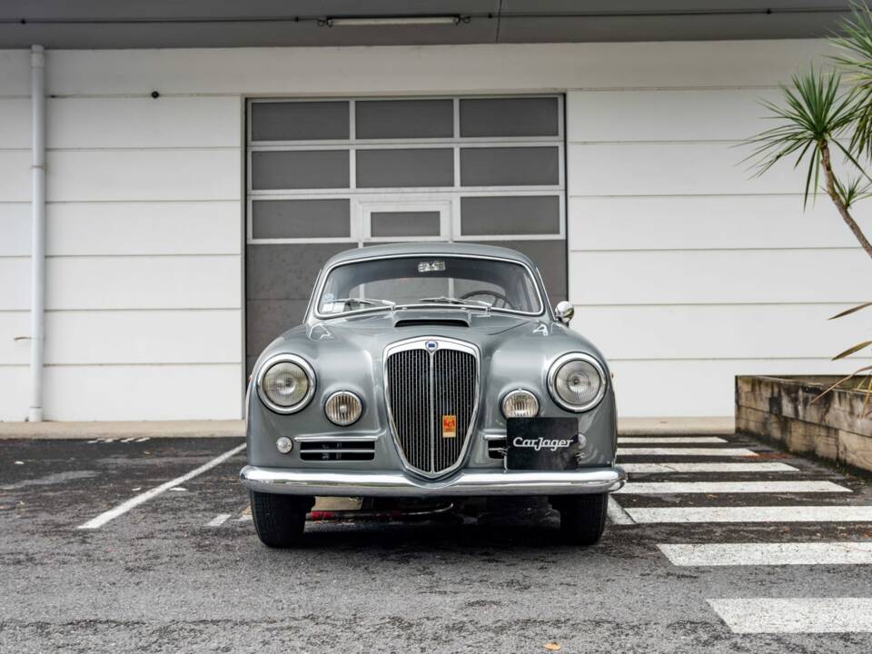 Imagen 3/18 de Lancia Aurelia B20 GT 2500 (1958)