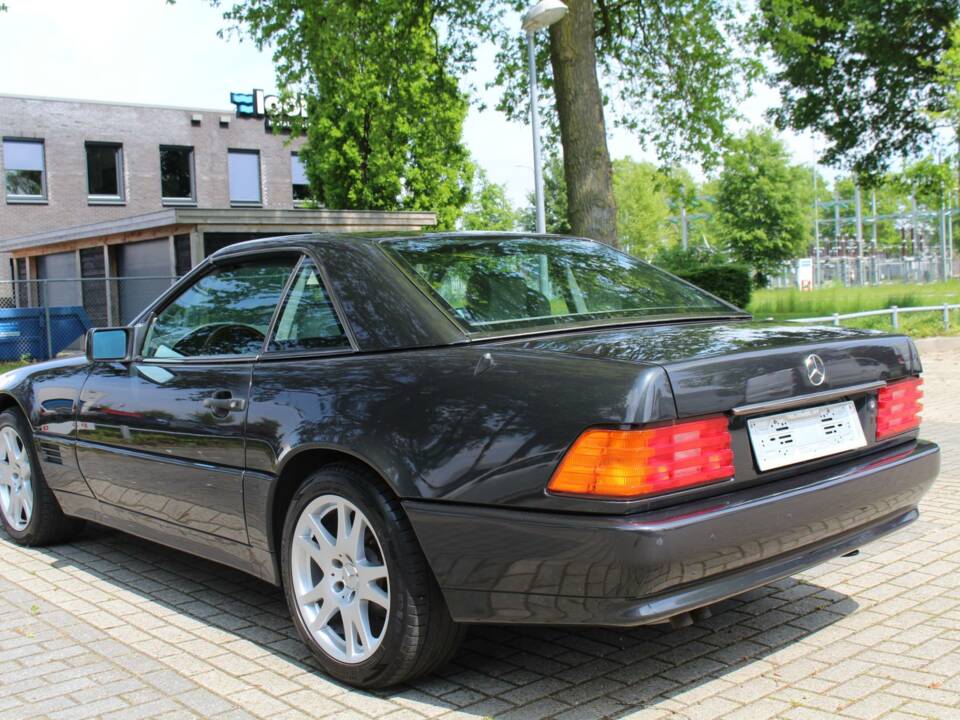 Image 4/8 of Mercedes-Benz 300 SL (1991)