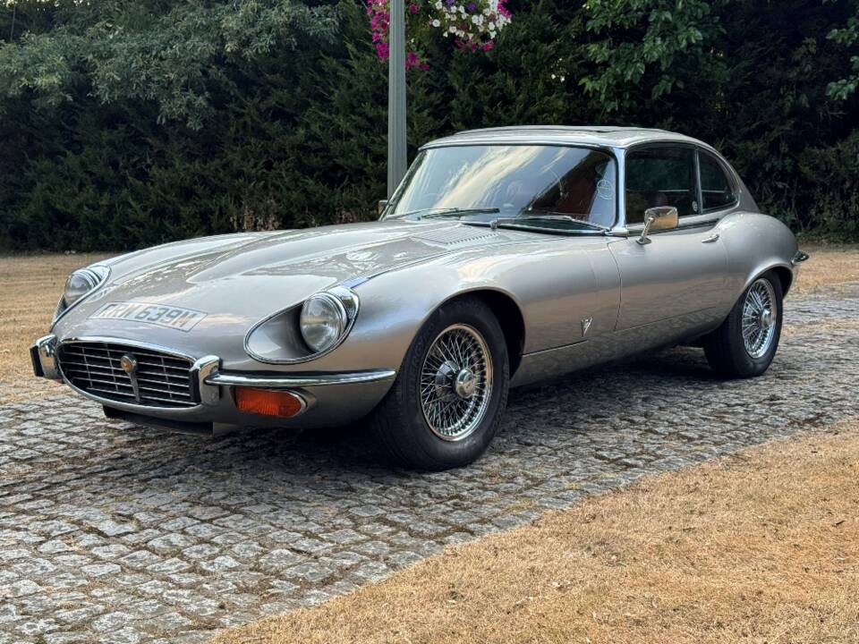 Afbeelding 2/30 van Jaguar E-Type V12 (2+2) (1974)