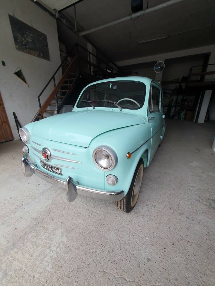 Image 8/8 de FIAT 600 D (1961)