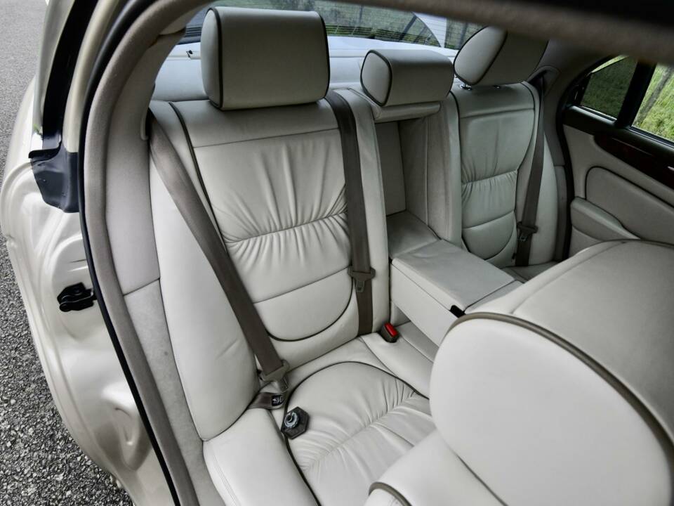 Afbeelding 38/50 van Jaguar XJ 8 4.2 (2003)