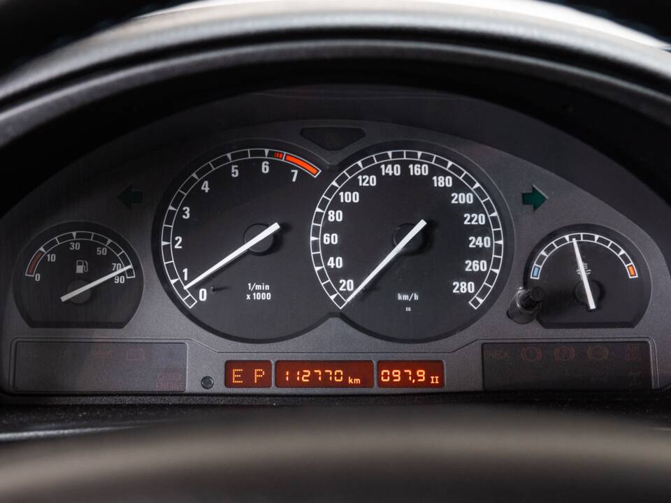 Image 12/24 of BMW 840Ci (1994)