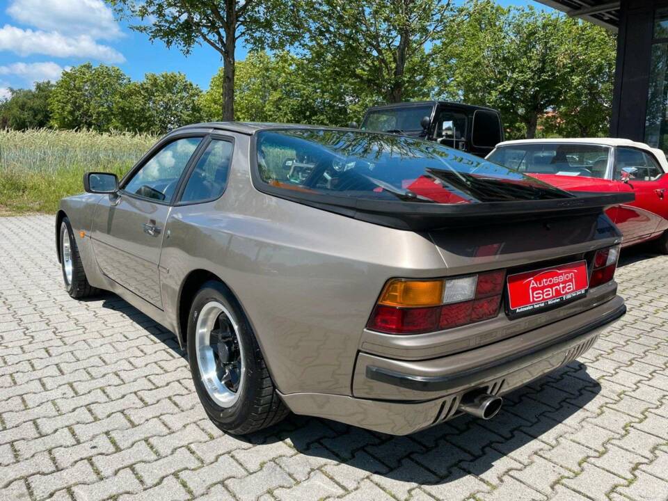 Image 6/20 of Porsche 944 (1983)