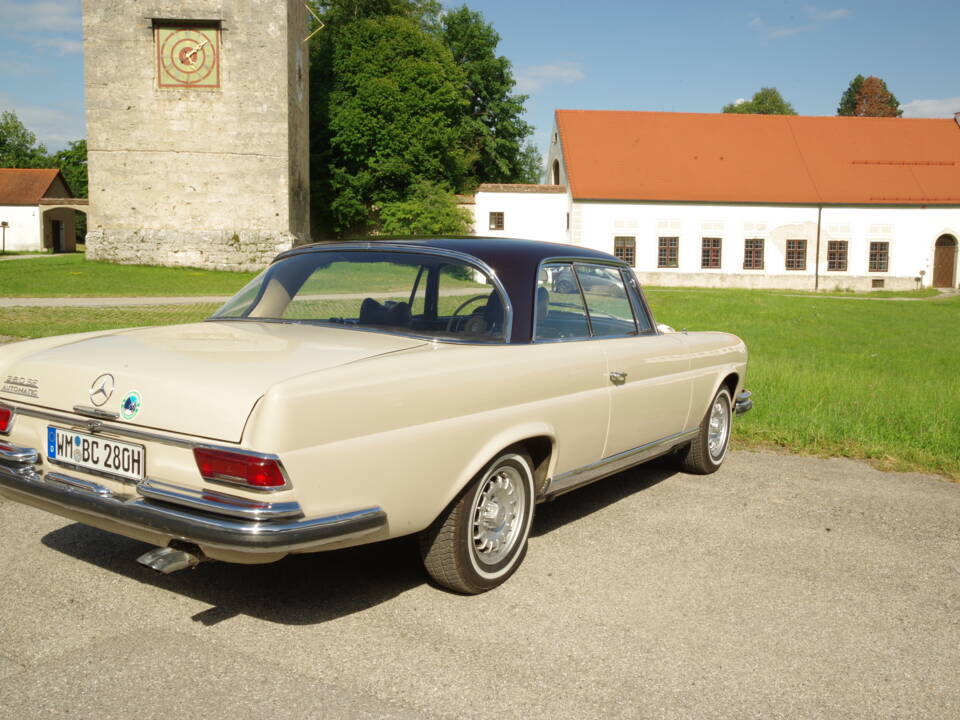 Image 16/73 de Mercedes-Benz 280 SE (1969)