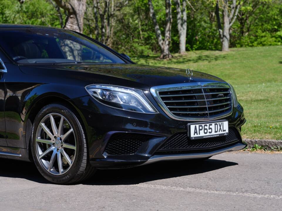 Bild 18/50 von Mercedes-Benz S 63 AMG (2015)