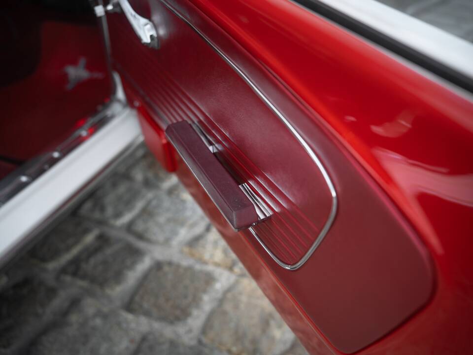 Image 41/53 of Ford Mustang 200 (1966)