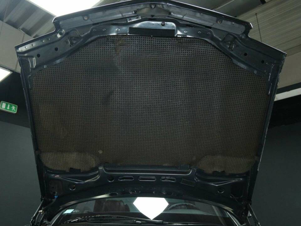 Immagine 38/50 di Mercedes-Benz 560 SEC (1990)