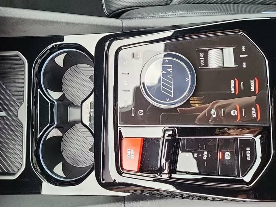 Immagine 7/11 di BMW M5 xDrive (2024)