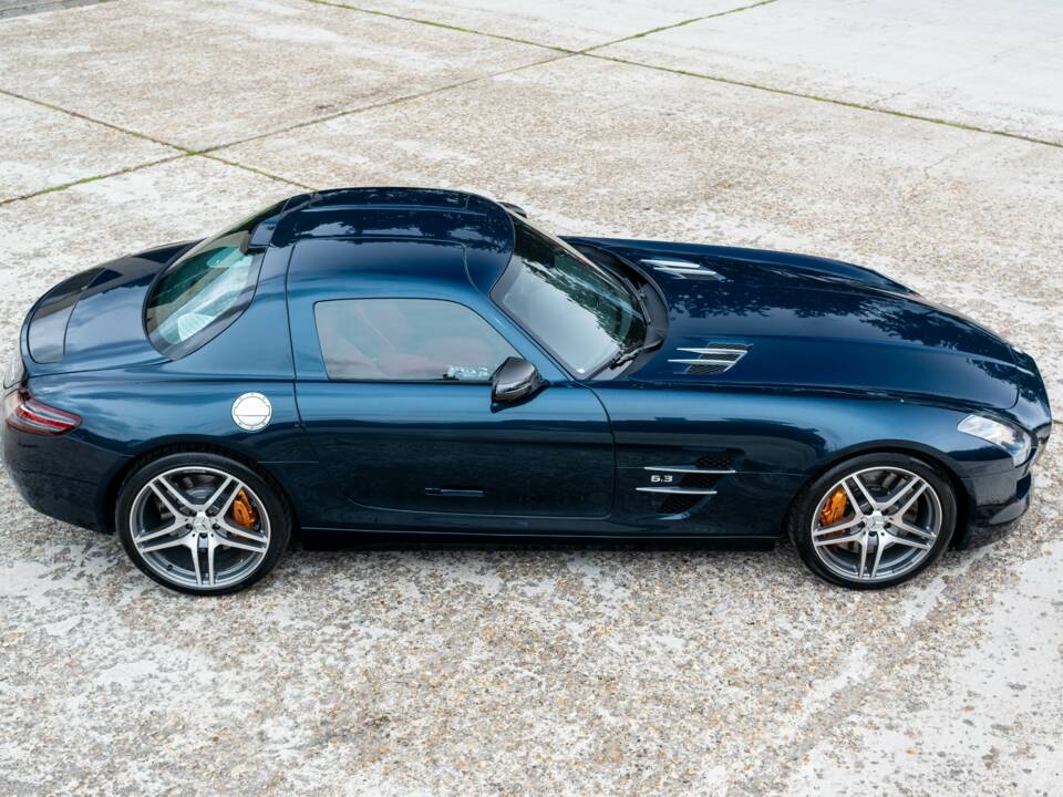 Afbeelding 3/38 van Mercedes-Benz SLS AMG (2010)