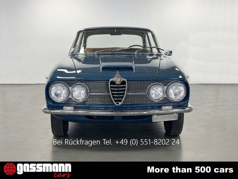Immagine 2/15 di Alfa Romeo 2600 Sprint (1965)