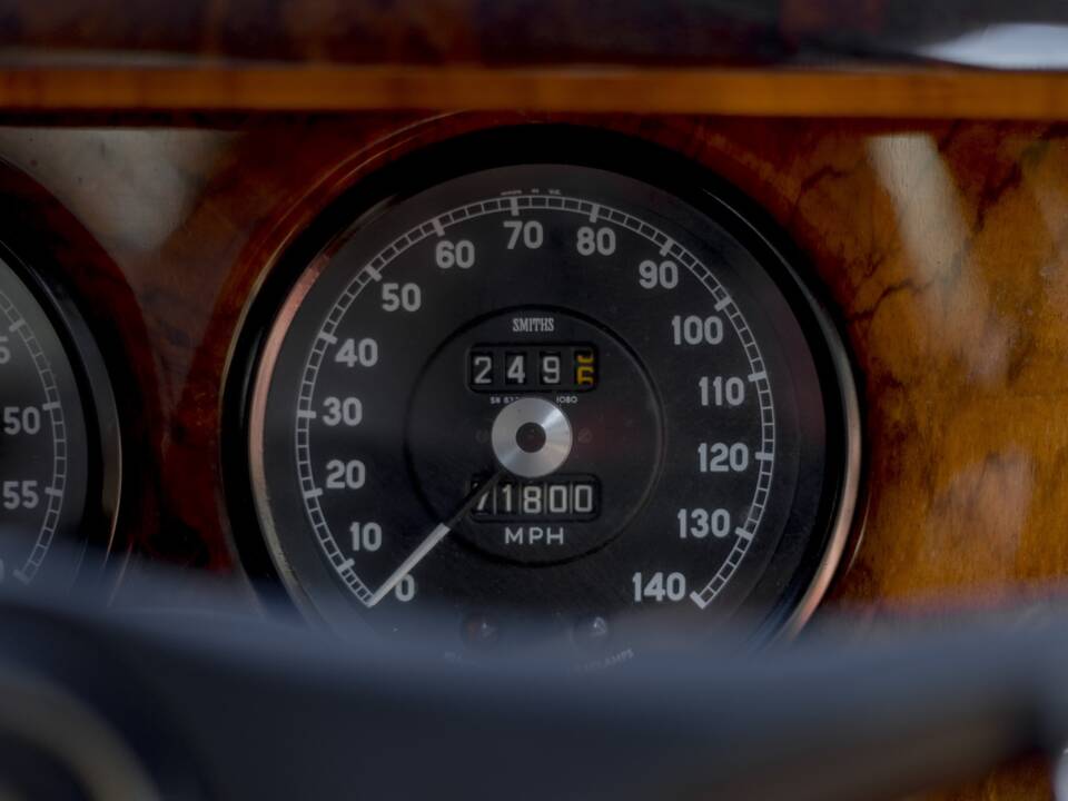 Image 20/33 of Jaguar Type S 3.4 (1968)