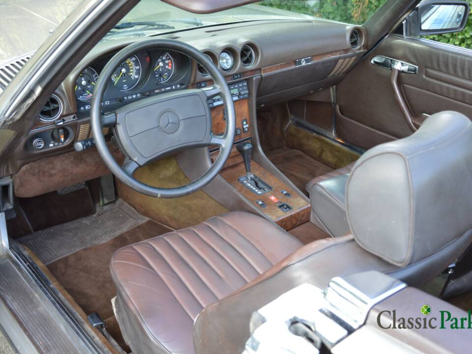 Image 10/47 de Mercedes-Benz 560 SL (1986)