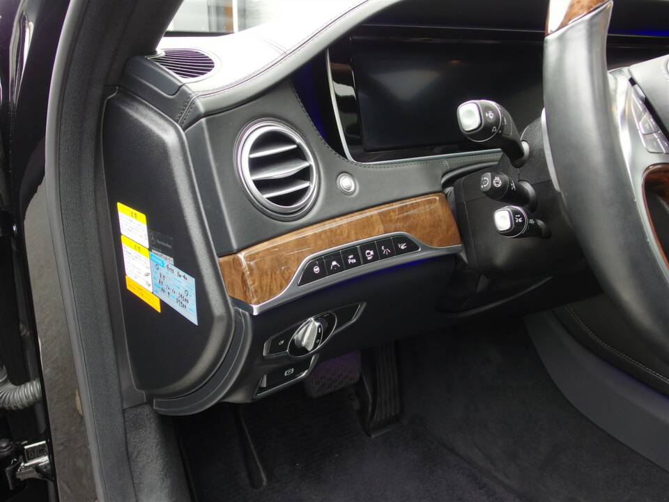 Bild 15/99 von Mercedes-Benz Maybach S 500 (2015)