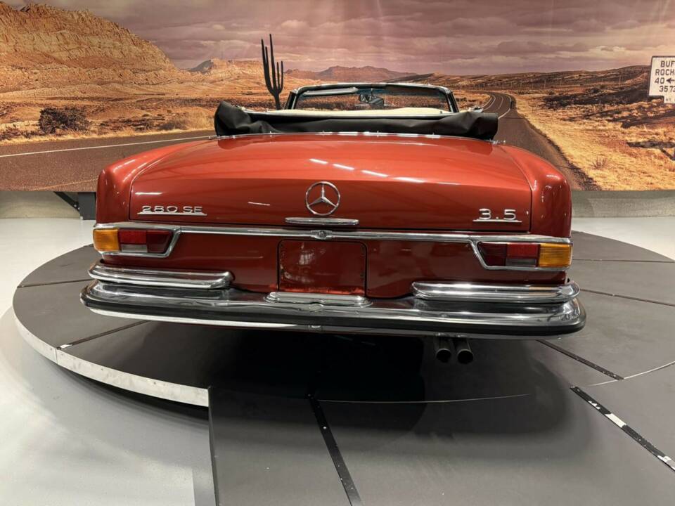 Image 10/49 de Mercedes-Benz 280 SE 3,5 (1971)