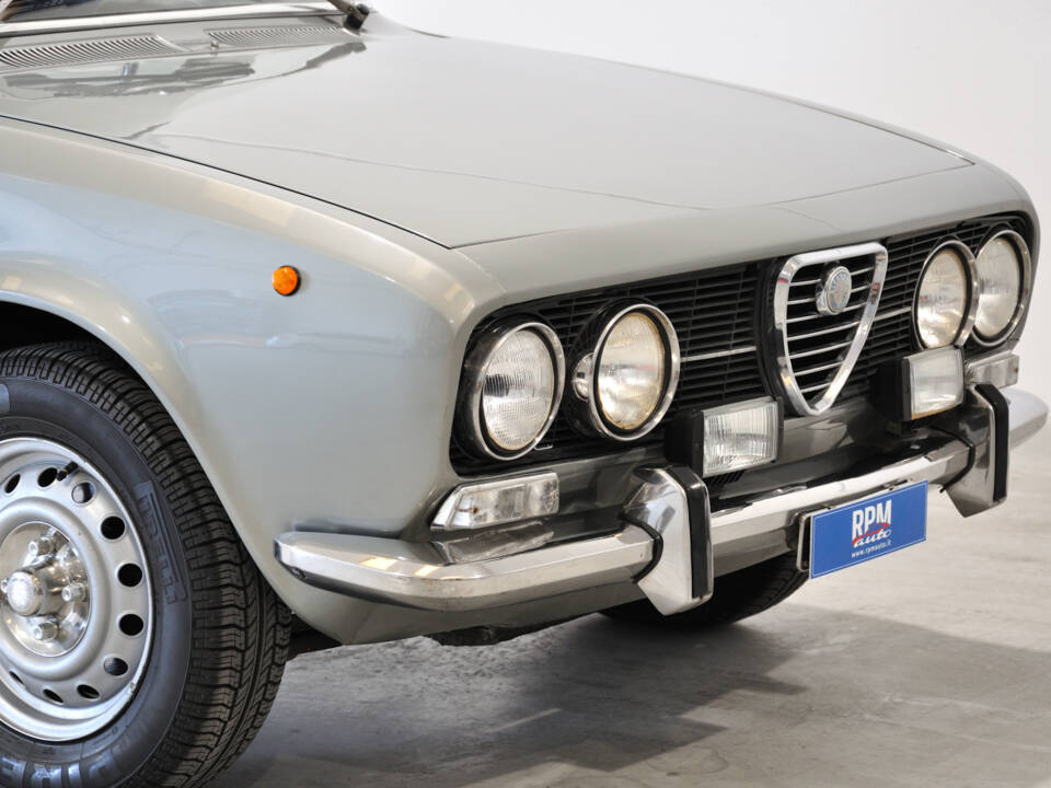 Immagine 13/39 di Alfa Romeo 2000 Berlina (1973)