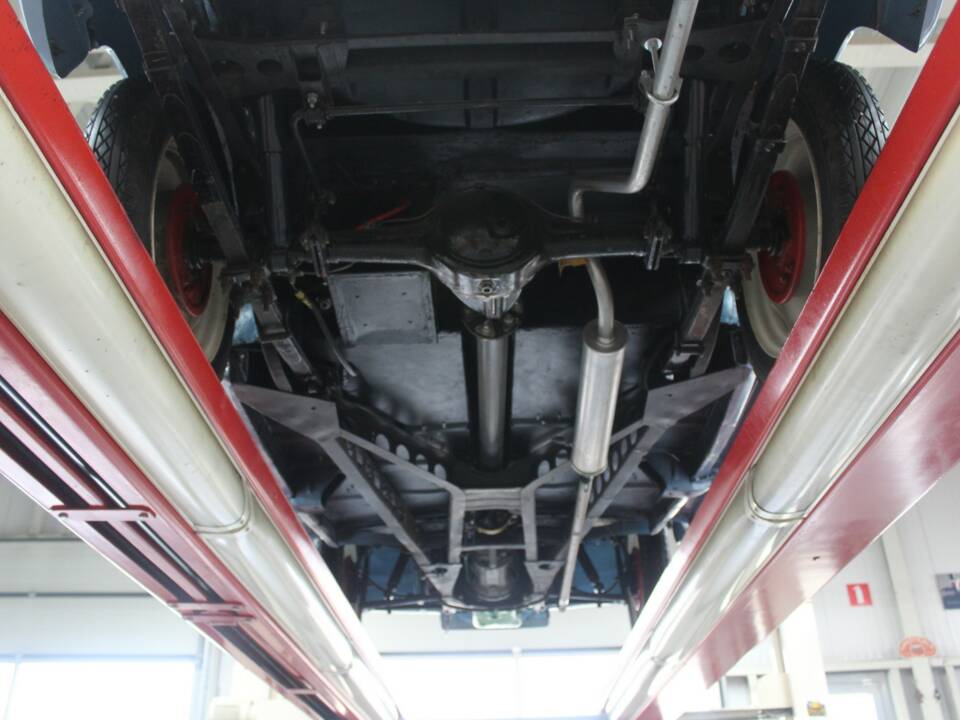 Image 13/50 of FIAT 500 C Topolino (1949)