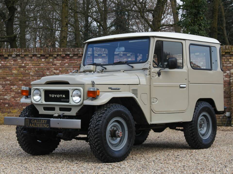 Image 1/50 of Toyota Land Cruiser BJ 40 (1980)