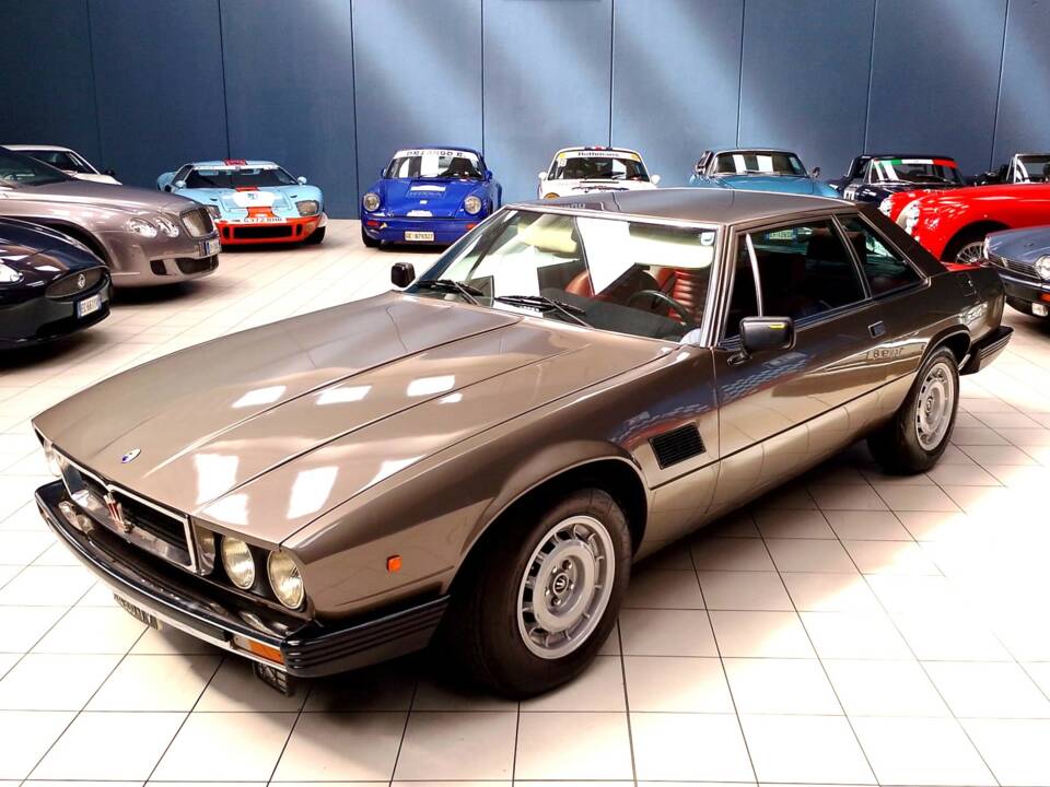 Image 2/100 of Maserati Kyalami (1983)