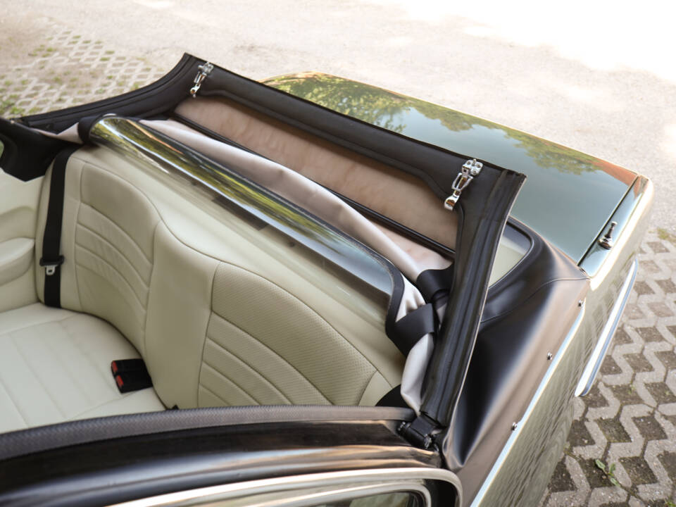 Immagine 37/63 di BMW 323i Baur TC (1979)
