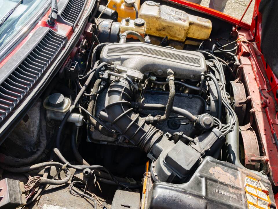 Image 17/25 of Alfa Romeo GTV 6 2.5 (1984)