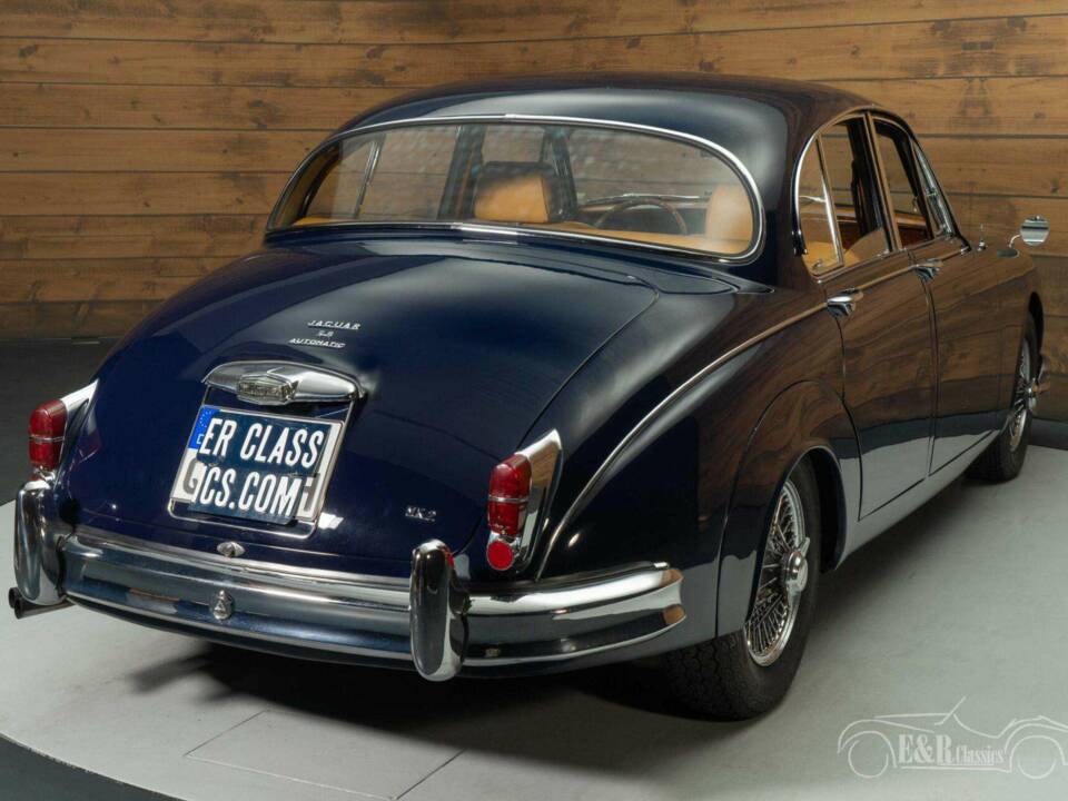 Image 13/19 of Jaguar Mk II 3.8 (1962)