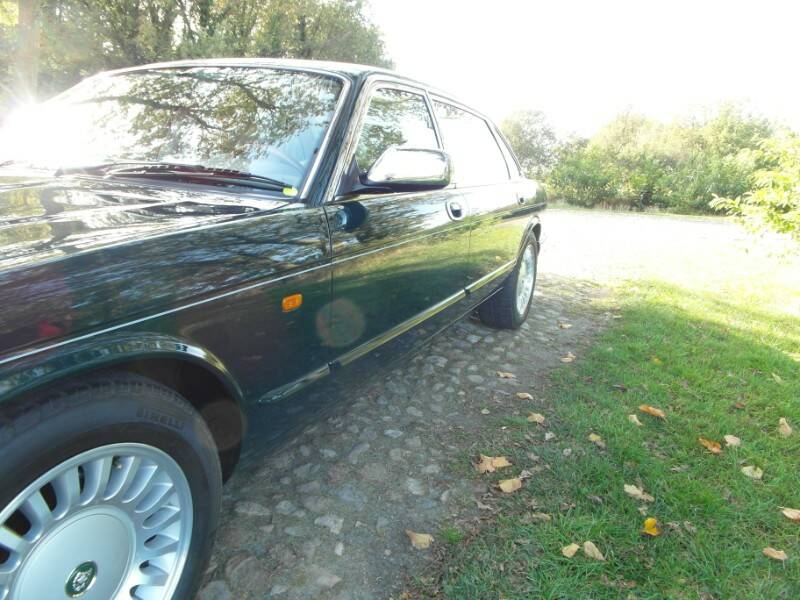 Image 46/76 of Jaguar XJ12 6.0 (1995)