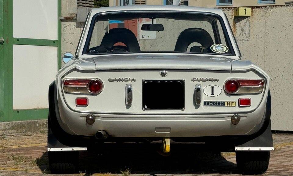 Image 7/16 de Lancia Fulvia Coupe HF 1.6 (1971)