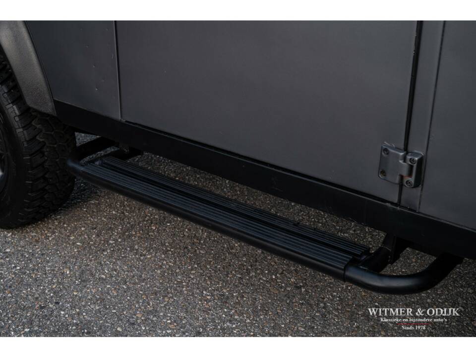 Image 23/27 of Land Rover Defender 90 (1996)