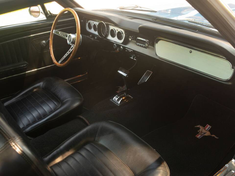 Image 50/54 of Ford Shelby GT 350 (1965)