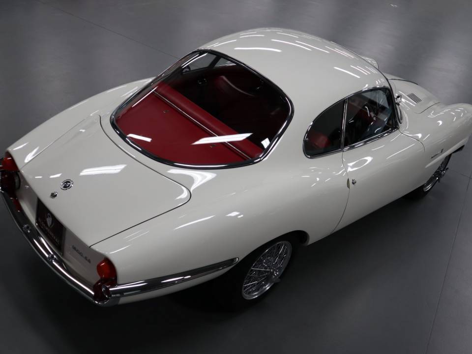 Image 25/61 de Alfa Romeo Giulia Sprint Speciale (1966)