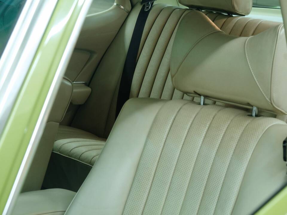 Image 34/50 de Mercedes-Benz 450 SEL 6,9 (1976)