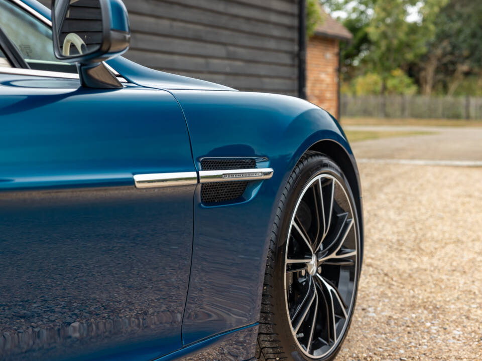 Image 20/68 of Aston Martin Vanquish Volante (2014)