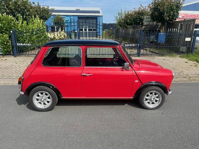 Image 7/8 of Austin Mini 1000 (1983)
