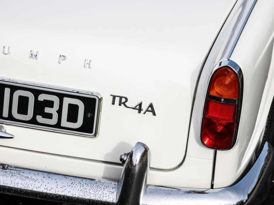 Image 23/42 of Triumph TR 4A (1966)