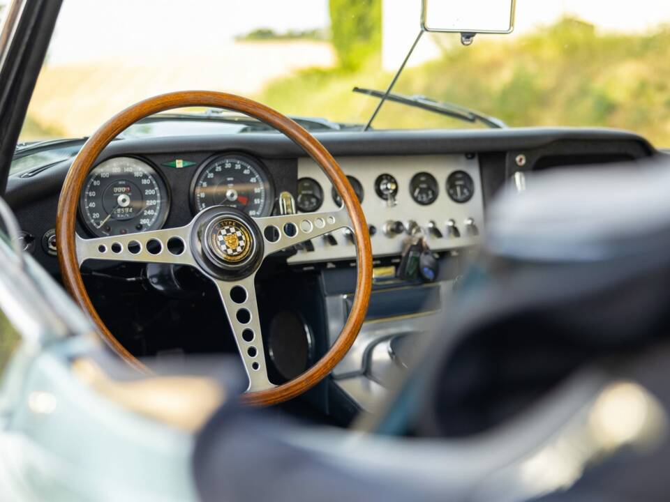 Image 31/50 de Jaguar Type E 3.8 (1964)