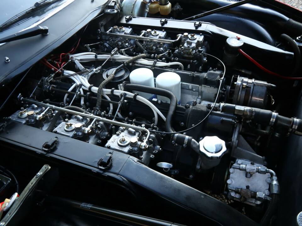 Imagen 37/50 de Ferrari 365 GTC/4 (1972)