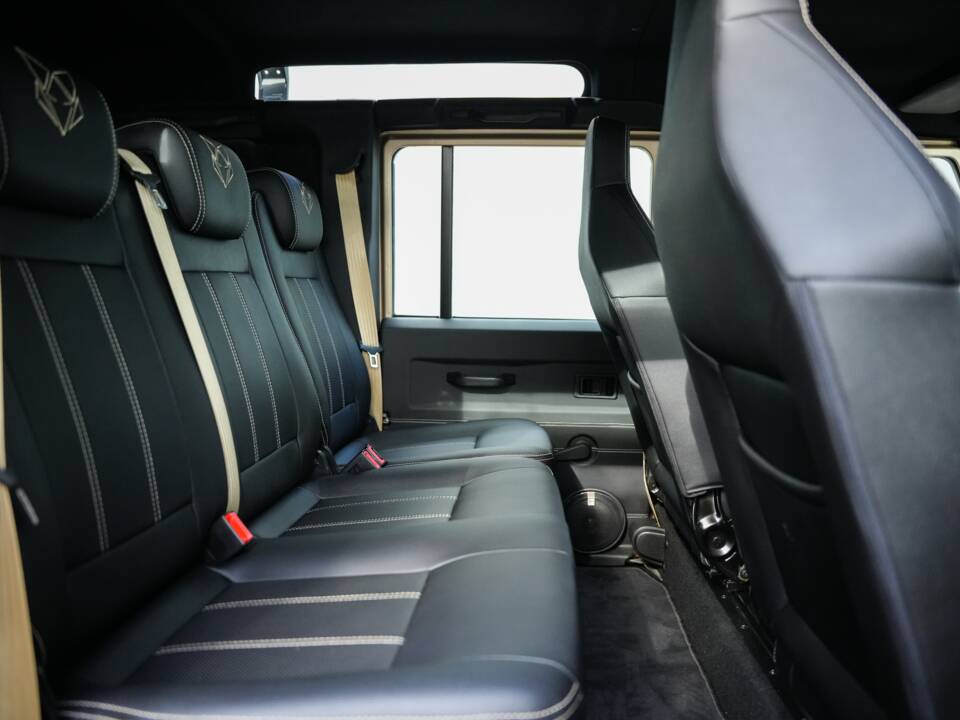 Bild 14/58 von Land Rover Defender 110 (2013)