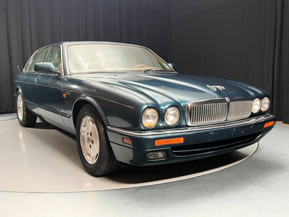 Immagine 1/8 di Jaguar XJ6 3.2 (1995)