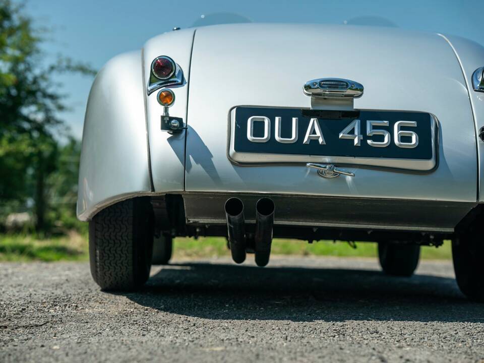 Image 21/50 of Jaguar XK 120 OTS (1951)