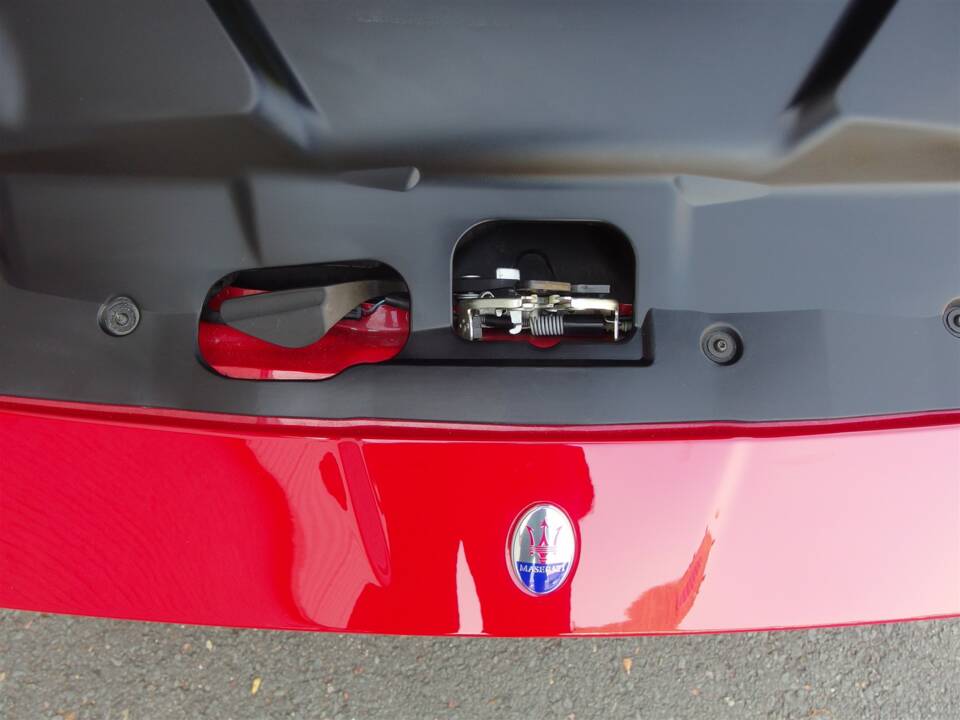 Image 81/99 of Maserati GranCabrio Sport (2015)