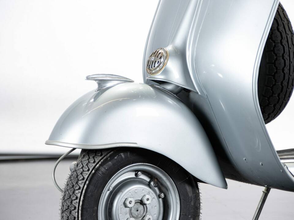 Image 27/45 de Piaggio Vespa 150 (1958)