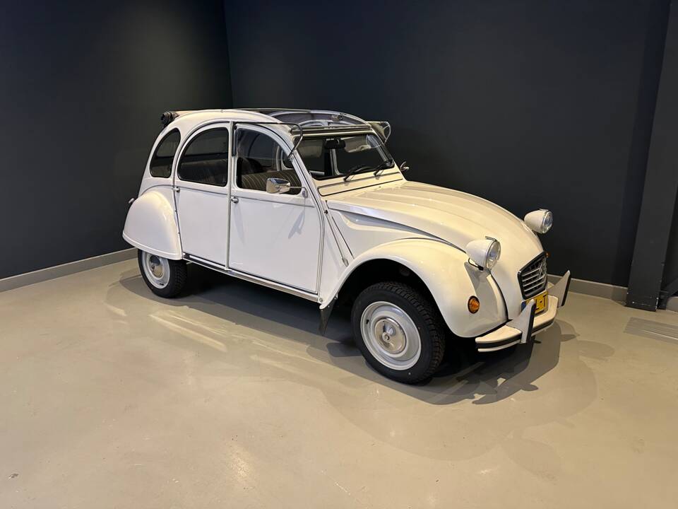 Image 9/30 of Citroën 2 CV 6 Club (1990)