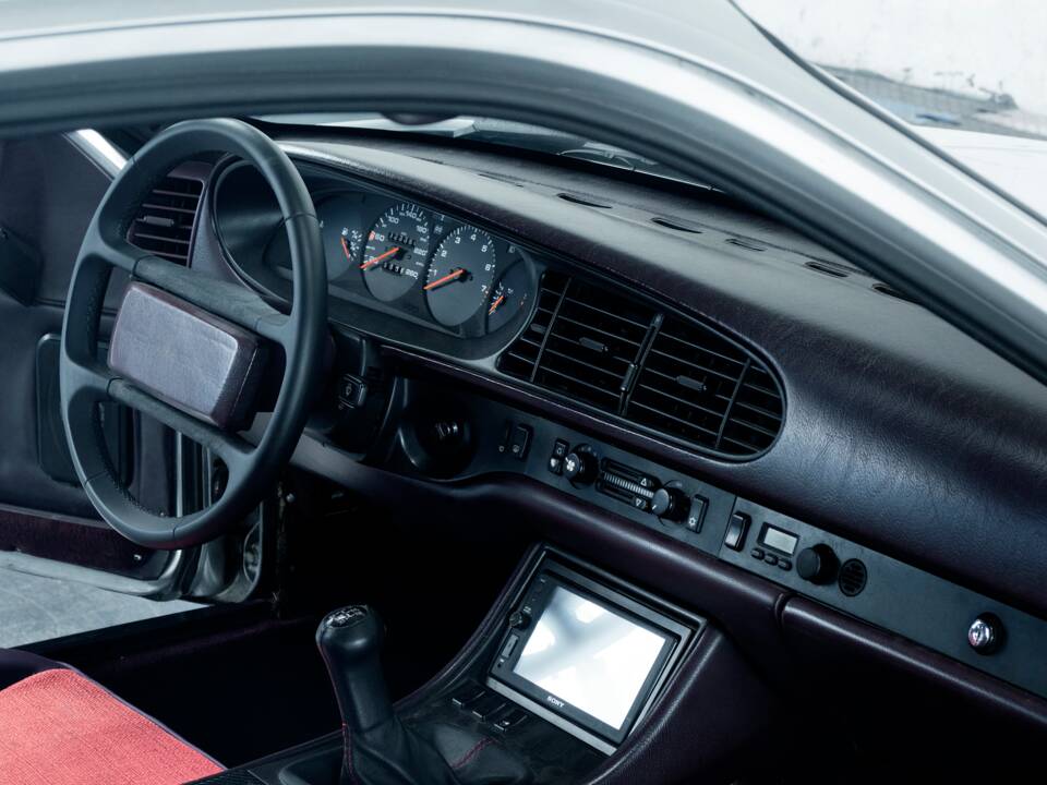 Imagen 33/43 de Porsche 944 S (1988)