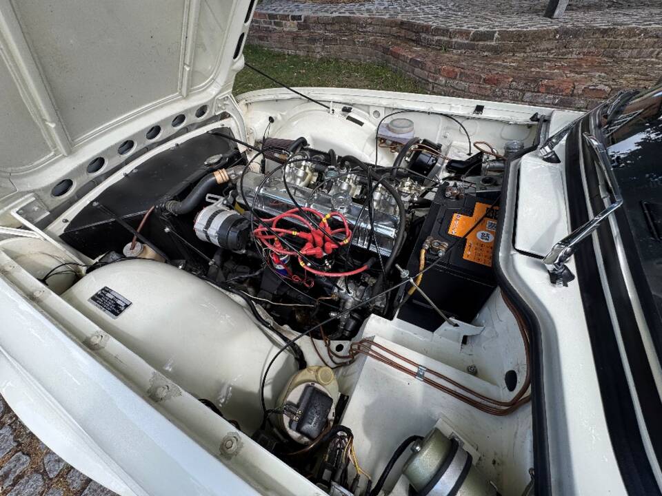 Image 26/30 of Triumph TR 6 PI (1970)