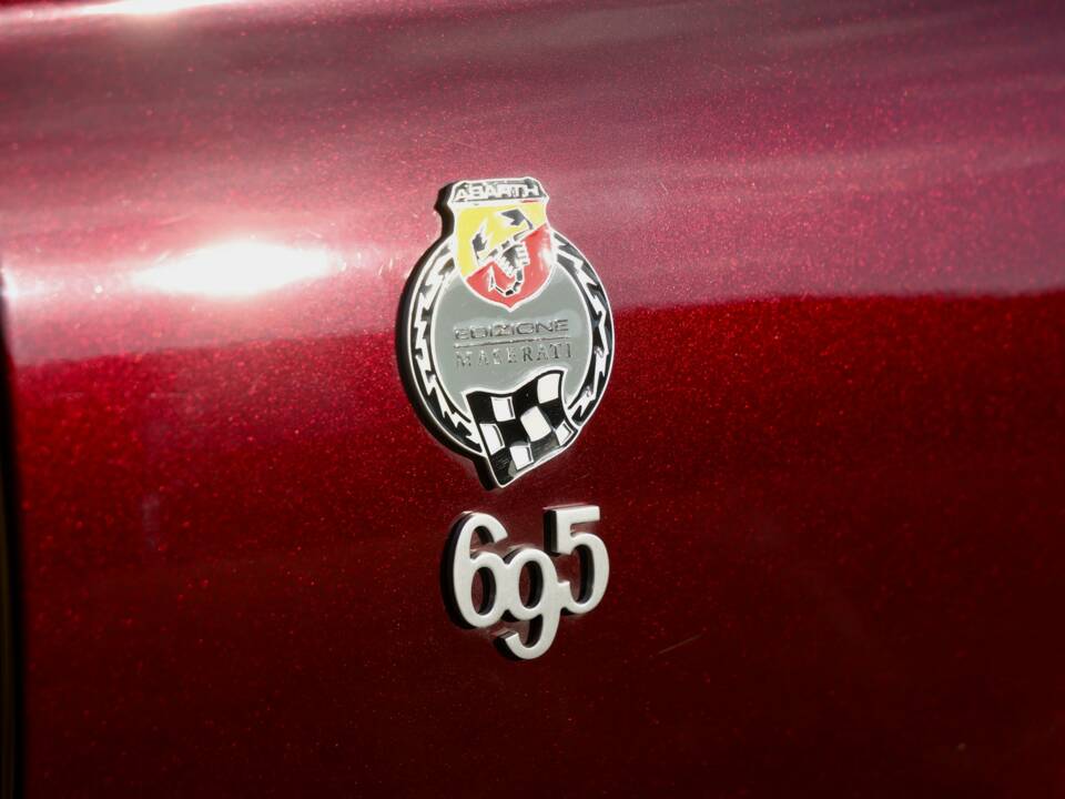Immagine 38/50 di Abarth 695 &quot;Edizione Maserati&quot; (2013)