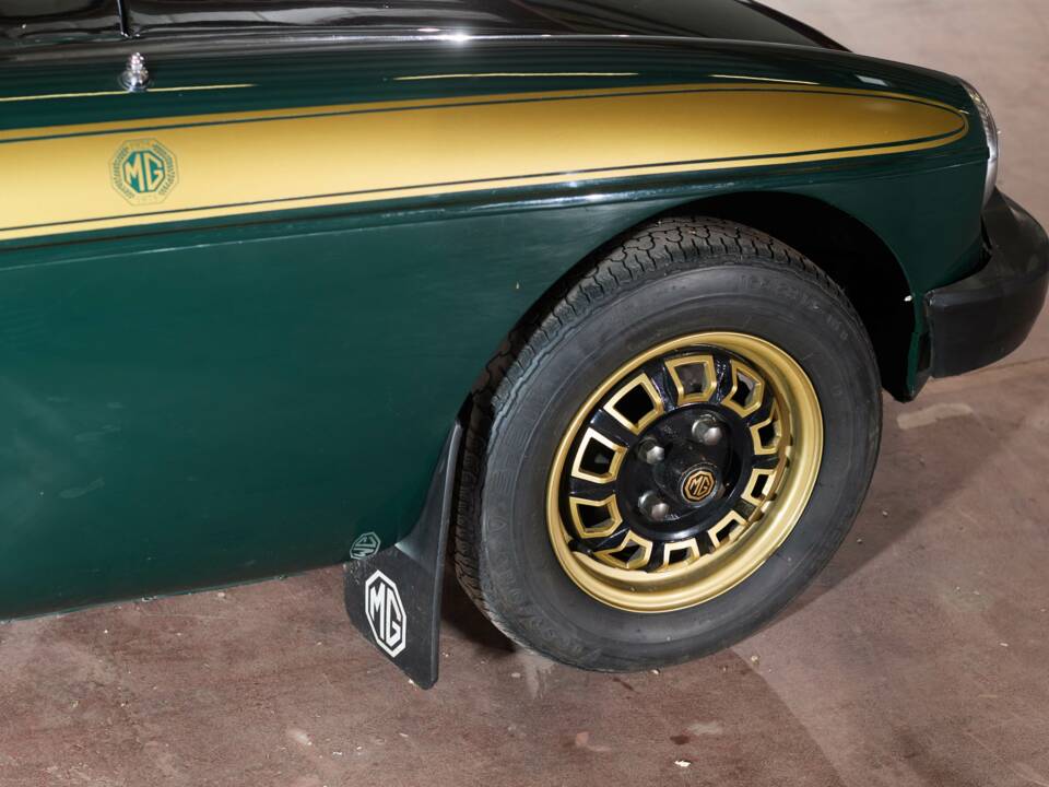 Bild 20/38 von MG MGB GT (1975)