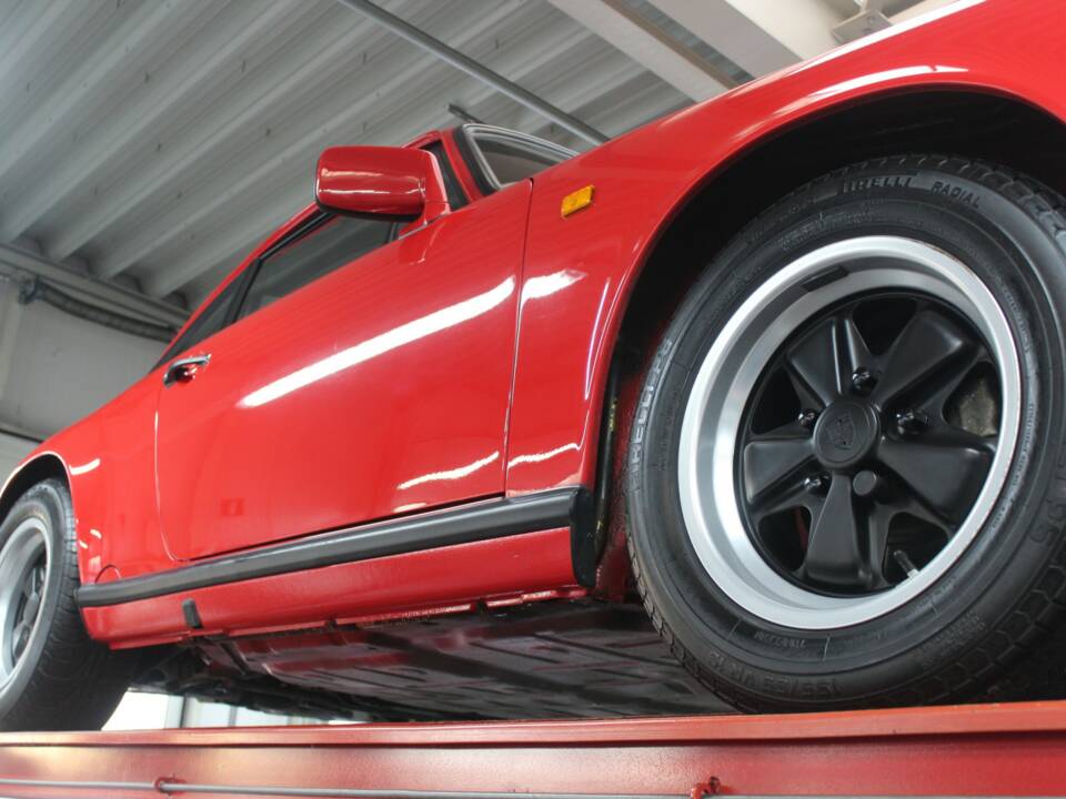 Bild 12/50 von Porsche 911 Carrera 3.2 (1988)