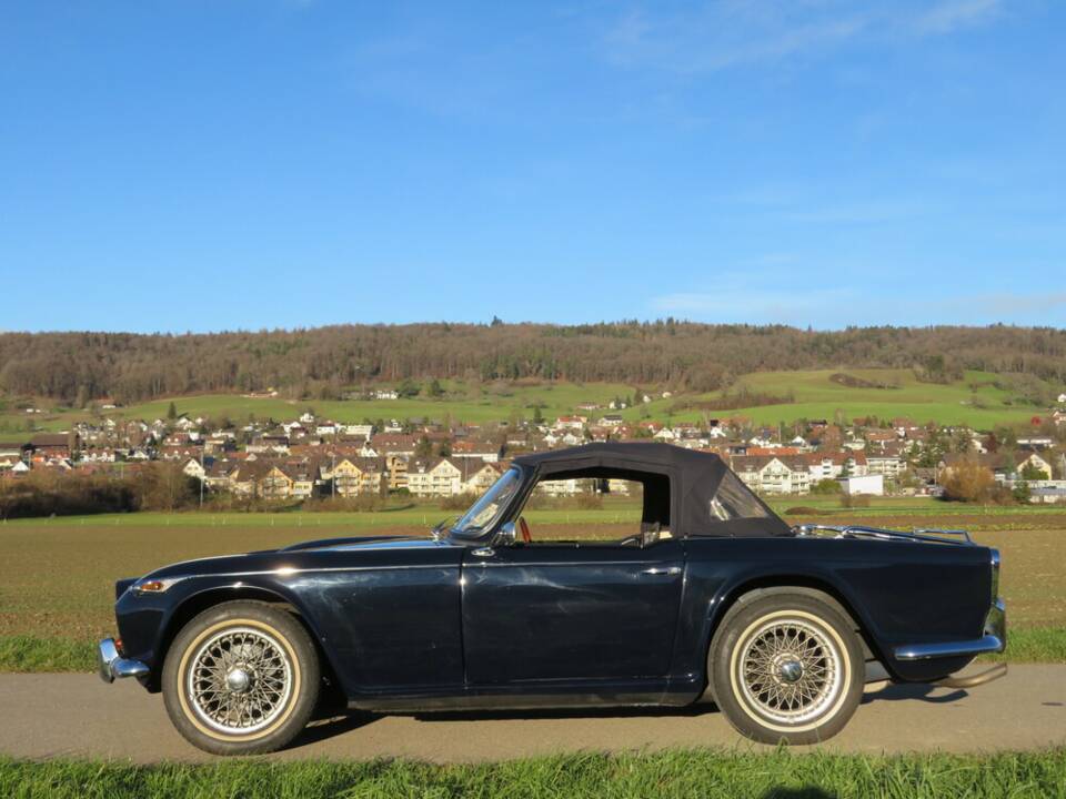 Afbeelding 4/18 van Triumph TR 4A IRS (1967)